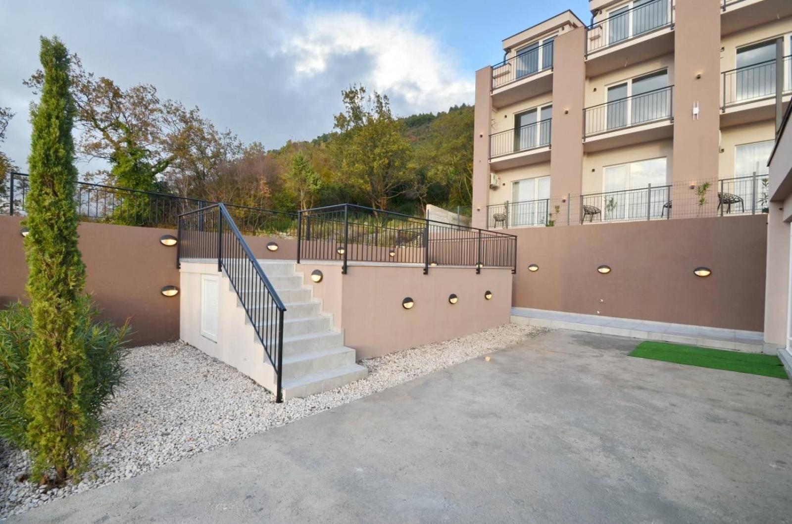 Residence Spa Apartments Dub Kotor Exterior foto